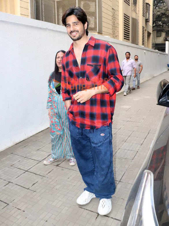 Photos: Sidharth Malhotra snapped outside the Dharma office in Khar