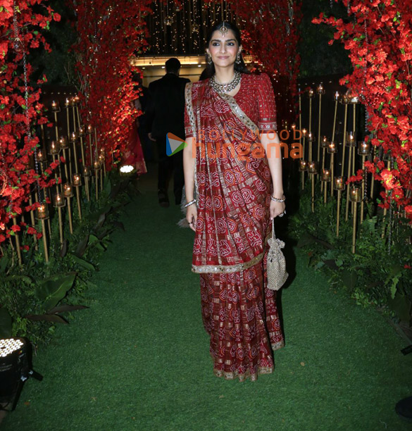 photos sonam kapoor ahuja snapped in town 2