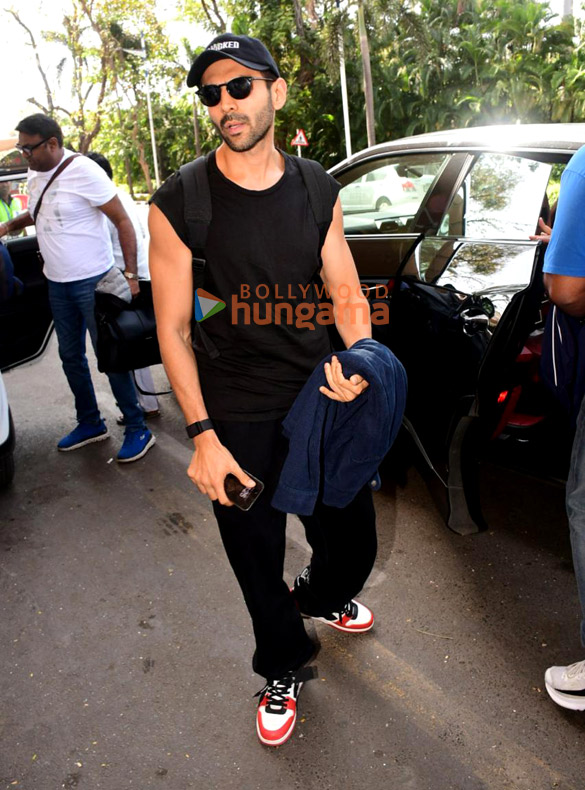 photos tiger shroff sidharth malhotra and kartik aaryan snapped at kalina airport 3