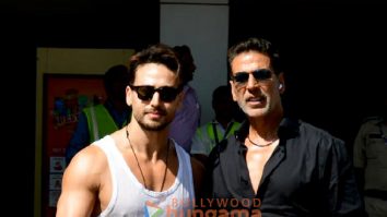 Photos: Tiger Shroff and Akshay Kumar snapped at Kalina airport