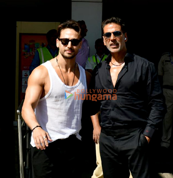 Photos: Tiger Shroff and Akshay Kumar snapped at Kalina airport