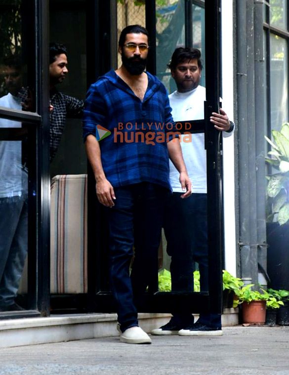 Photos: Vicky Kaushal spotted outside the Maddock office in Santacruz