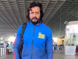 Riteish Deshmukh strikes a pose for paps as he gets clicked at the airport