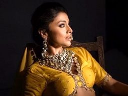 Shriya Saran’s nose ring is the statement of this amazing look