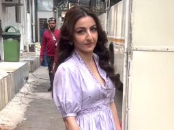 Soha Ali Khan smiles for paps as she gets clicked outside her vanity van