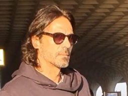 Sunkissed! Arjun Rampal waves at paps as he gets clicked at the airport