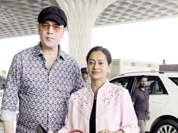 Aditya Pancholi spotted with wife Zarina Wahab at the airport , the couple always looks young as ever !