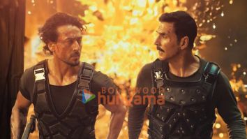 Bade Miyan Chote Miyan stills