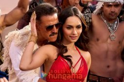 Movie Stills Of The Movie Bade Miyan Chote Miyan