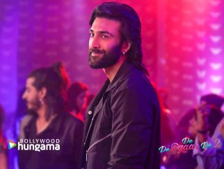 Movie Wallpapers Of The Movie De De Pyaar De 2