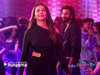 Movie Wallpapers Of The Movie De De Pyaar De 2