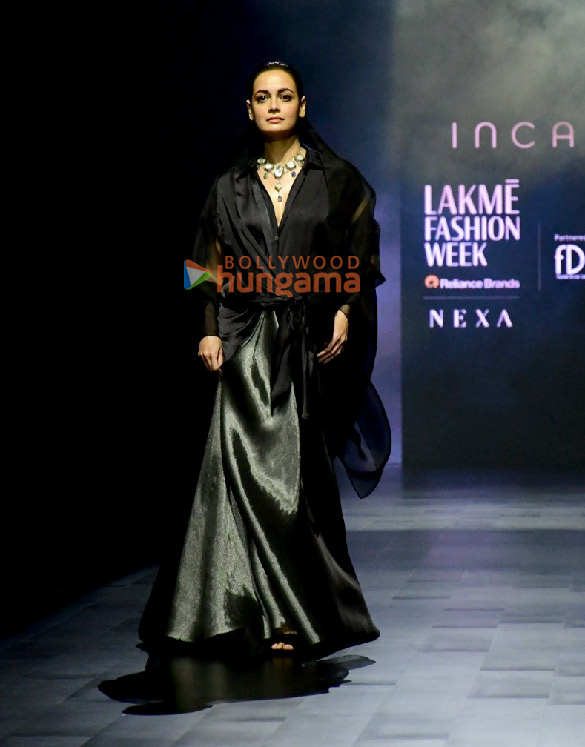 dia mirza turns showstopper for lakme fashion week 2024 09 3