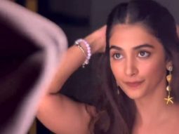Lovely! Pooja Hegde sizzles in this beautiful lavender outfit