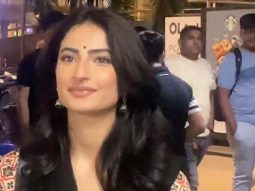 Palak Tiwari looks simply beautiful in this bindi and salwar