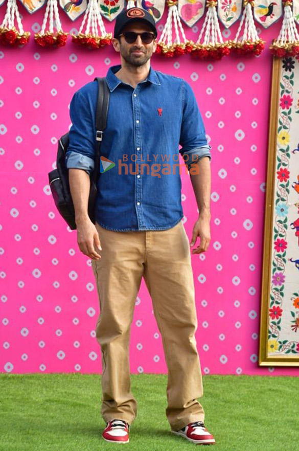 photos aamir khan akshay kumar kareena kapoor khan madhuri dixit and others arrive at jamnagar for anant ambanis pre wedding fest 12