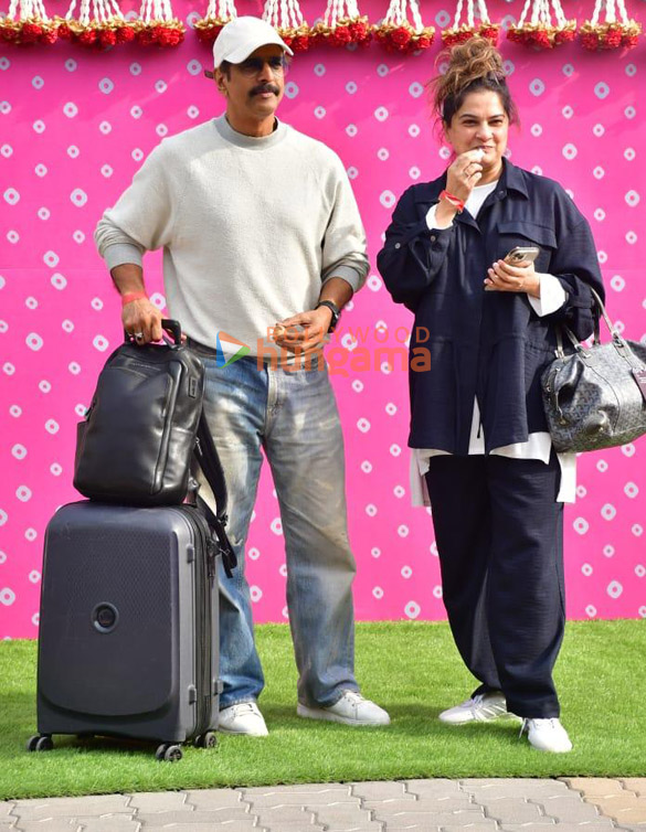 photos aamir khan akshay kumar kareena kapoor khan madhuri dixit and others arrive at jamnagar for anant ambanis pre wedding fest 29
