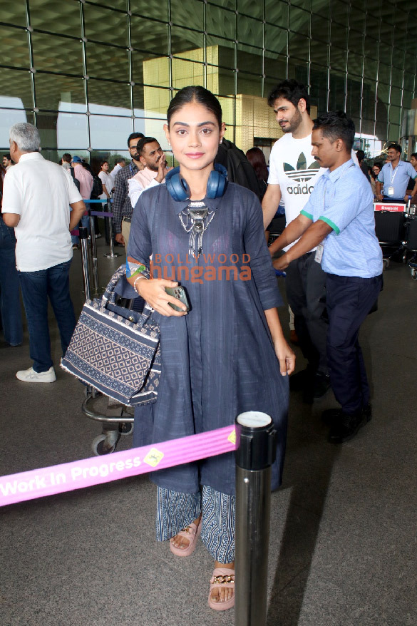 photos alizeh agnihotri sagarika ghatge zaheer khan and others snapped at the airport 2