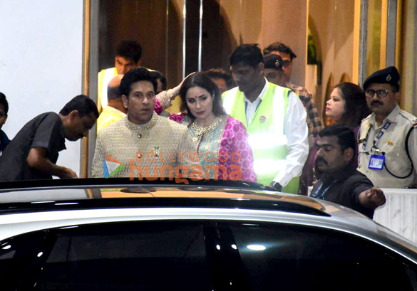 photos amitabh bachchan abhishek bachchan aishwarya rai bachchan and others snapped at kalina airport 3
