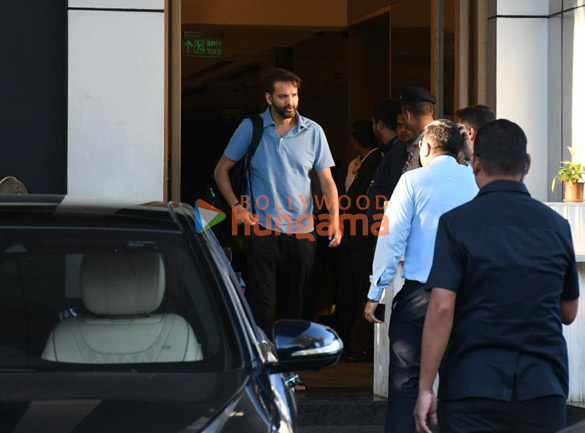photos amitabh bachchan abhishek bachchan aishwarya rai bachchan and others snapped at kalina airport 66