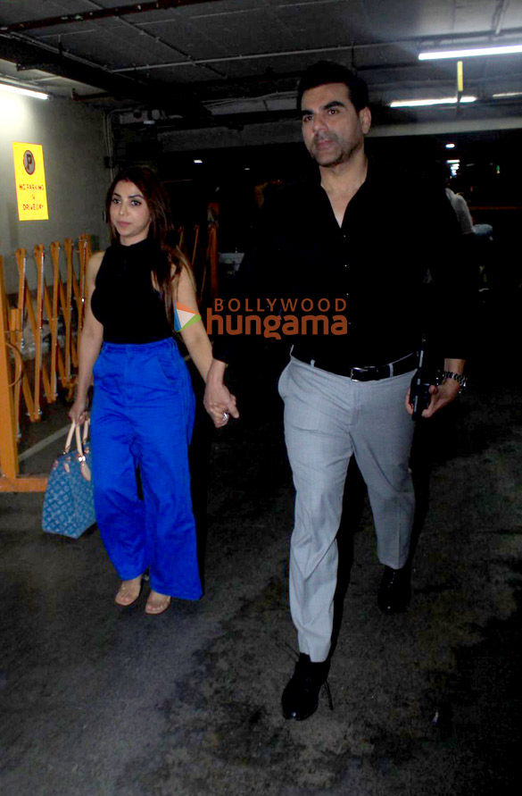 photos arbaaz khan snapped with wife sshura khan at the airport 2
