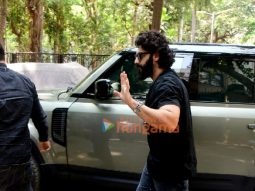 Photos: Arjun Kapoor and Amrita Arora snapped at Malaika Arora’s mother’s house in Bandra