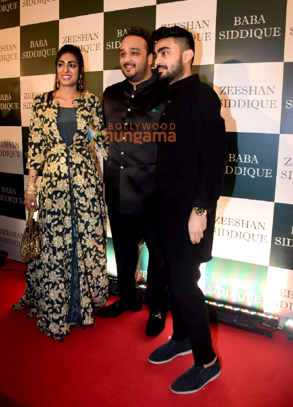 photos celebs snapped at baba siddiques iftar party 23
