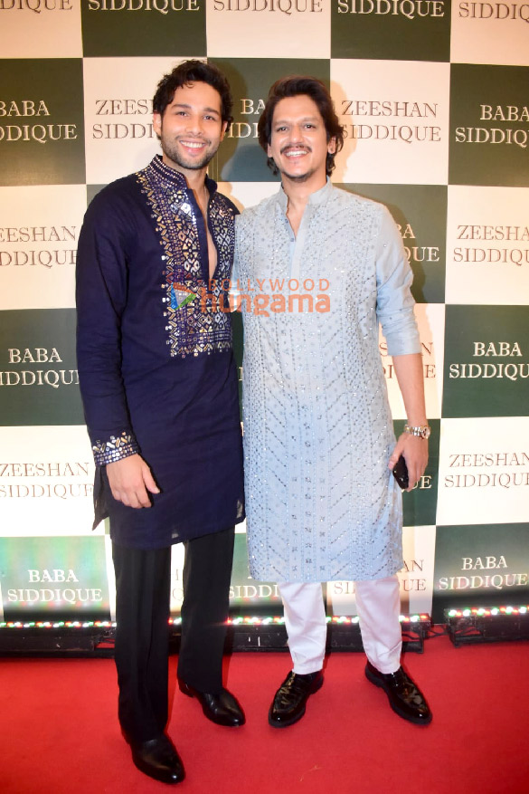 photos celebs snapped at baba siddiques iftar party 34
