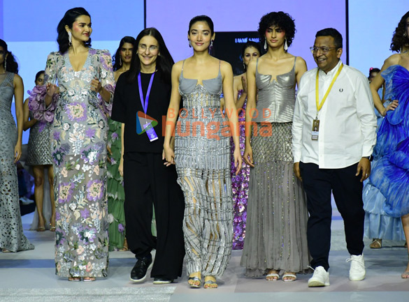 photos divya khosla kumar uorfi javed kalki koechlin and others snapped at the lakme fashion week 2024 5