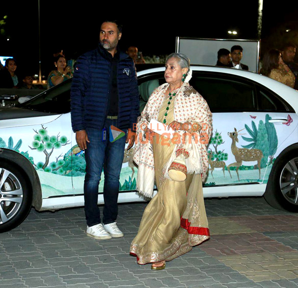 photos katrina kaif vicky kaushal ranbir kapoor alia bhatt and others snapped leaving from jamnagar airport 15