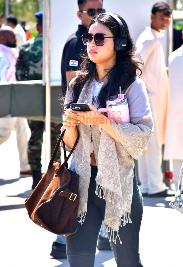 photos katrina kaif vicky kaushal ranbir kapoor alia bhatt and others snapped leaving from jamnagar airport 4 6