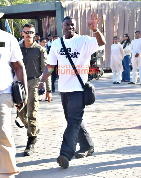 photos katrina kaif vicky kaushal ranbir kapoor alia bhatt and others snapped leaving from jamnagar airport 5554 4
