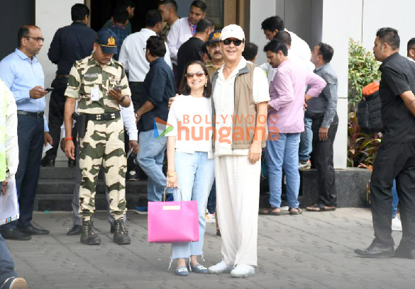 photos kiara advani sidharth malhotra ananya panday and others snapped at kalina airport as they leave for anant ambani radhika merchants wedding 11