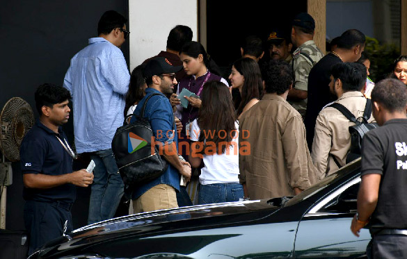 photos kiara advani sidharth malhotra ananya panday and others snapped at kalina airport as they leave for anant ambani radhika merchants wedding 8