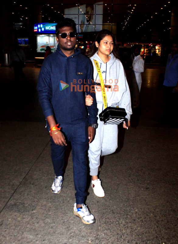 photos kriti kharbanda pulkit samrat janhvi kapoor and others snapped at the airport 3