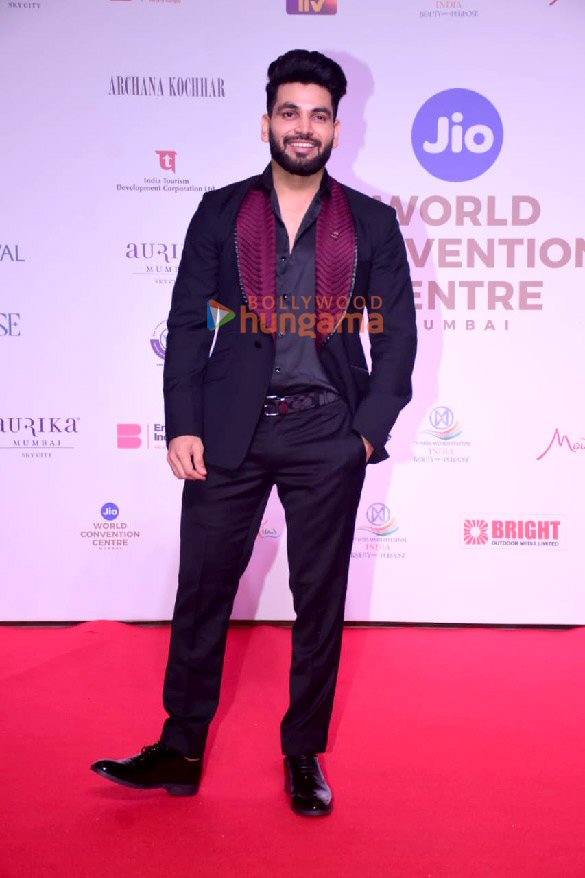 photos kriti sanon pooja hegde and others snapped at miss world 2024 at jio convention centre bkc 14
