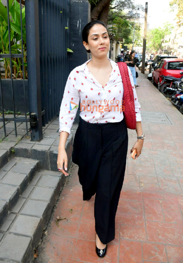 Photos: Mira Rajput Kapoor snapped outside a salon in Bandra