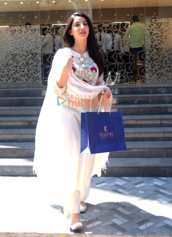 photos nora fatehi snapped outside kalyan jewellers store in mumbai 6