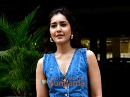 Photos: Raashii Khanna snapped in Andheri