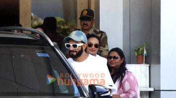Photos: Ranveer Singh and Deepika Padukone snapped at Kalina airport