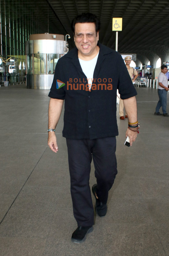 Photos Saif Ali Khan, Kareena Kapoor Khan and Govinda snapped at the airport (2)