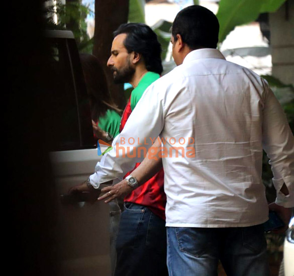 photos saif ali khan and kareena kapoor khan snapped in bandra 3 6