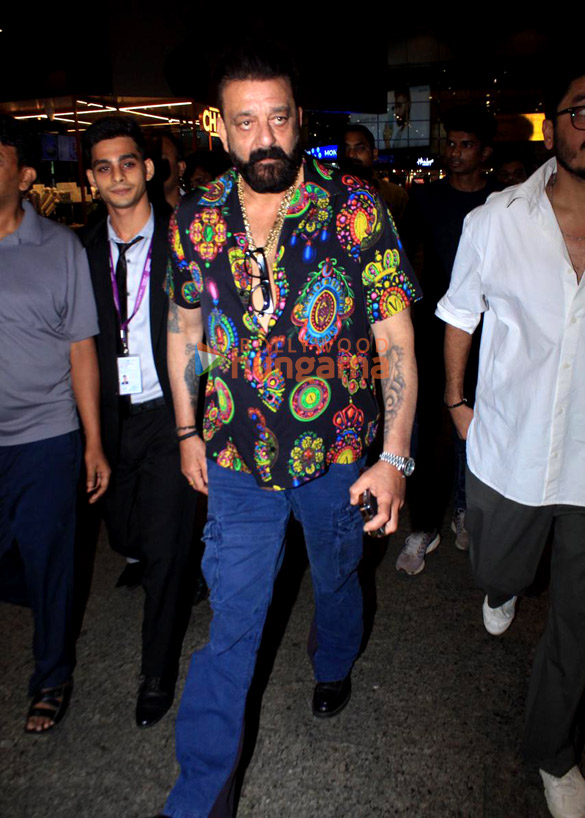photos sanjay dutt snapped at the airport 1 3