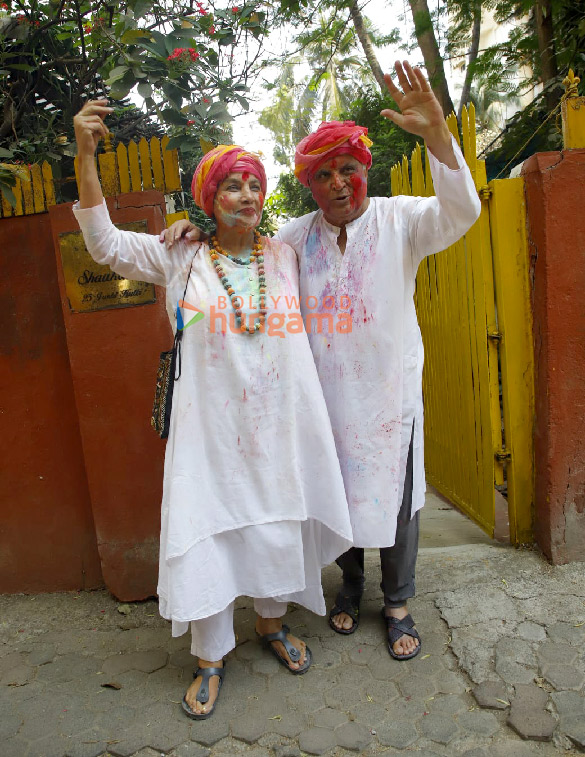 photos shabana azmi and javed akhtar celebrate holi 3