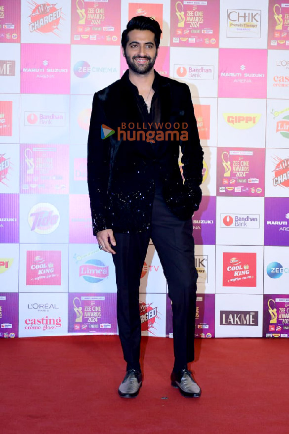 photos shah rukh khan bobby deol sanjana sanghi and others snapped at zee cine awards 2024 15