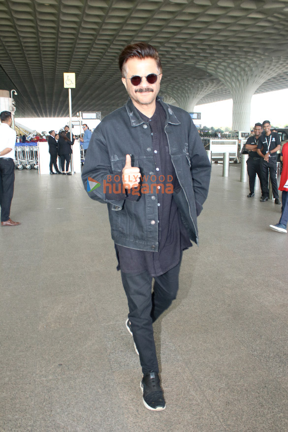photos sidharth malhotra riteish deshmukh genelia dsouza and others snapped at the airport 2