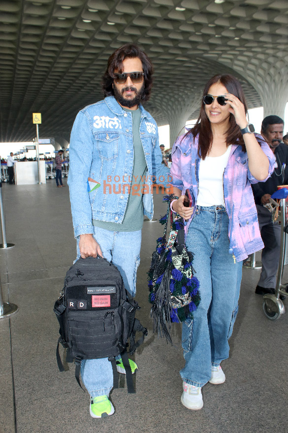 photos sidharth malhotra riteish deshmukh genelia dsouza and others snapped at the airport 5