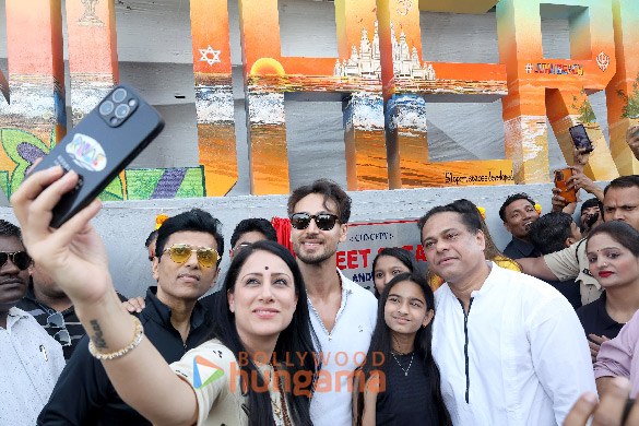 photos tiger shroff anand pandit rouble nagi and others unveiled the andheriw sculpture 2