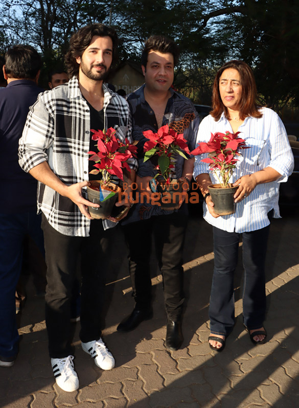 photos varun sharma gulsan grover and others grace the inauguration of a bridge between yari road and svp nagar in andheri 5