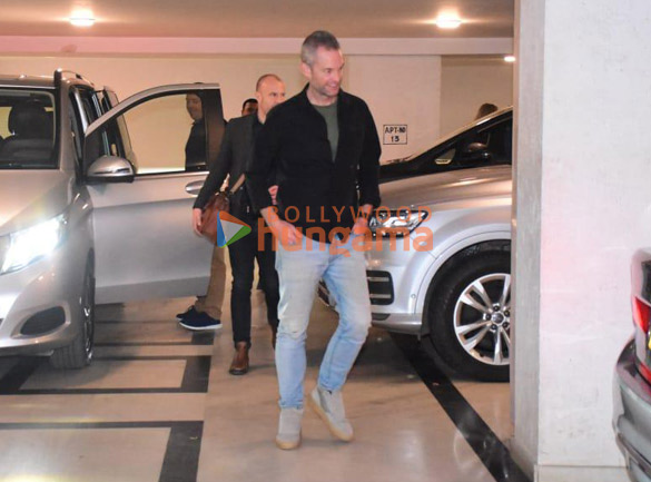 photos vijay varma tamannaah bhatia and others snapped at karan johars house in bandra 5