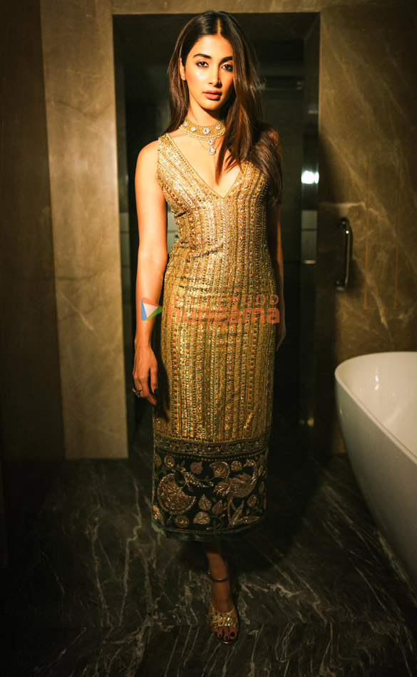 pooja hegde 8 17